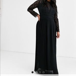 Higg neck long sleeve lace dress